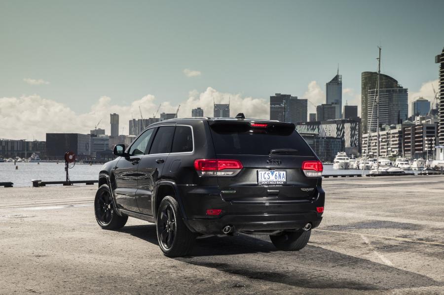 Jeep Grand Cherokee Blackhawk 2015 года  (фото 13 из 26)
